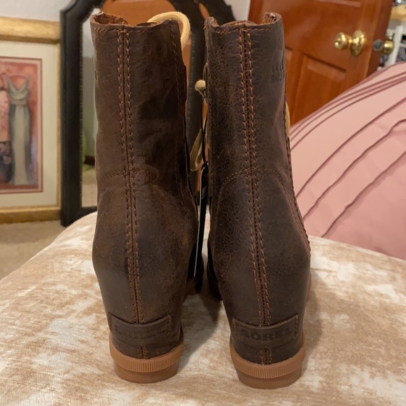 Sorel Arctic Wedge Leather Boot - Picture 11 of 15